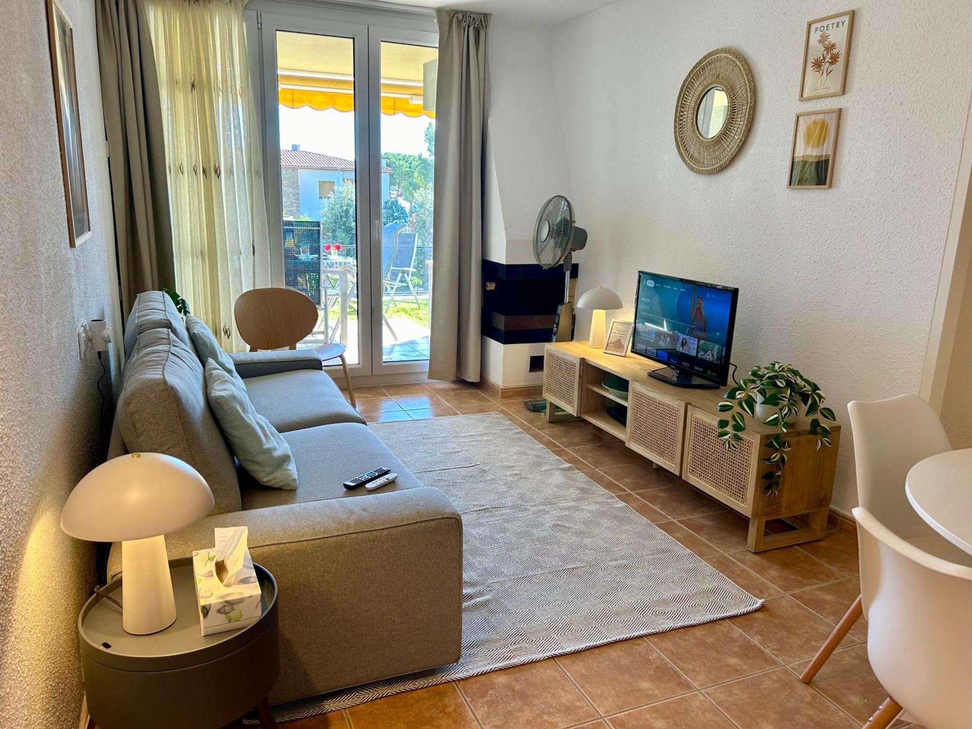 Apartament Reformat, Wi Fi, Parking, Piscina, Ac カレリャ・デ・パラフルジェリ エクステリア 写真